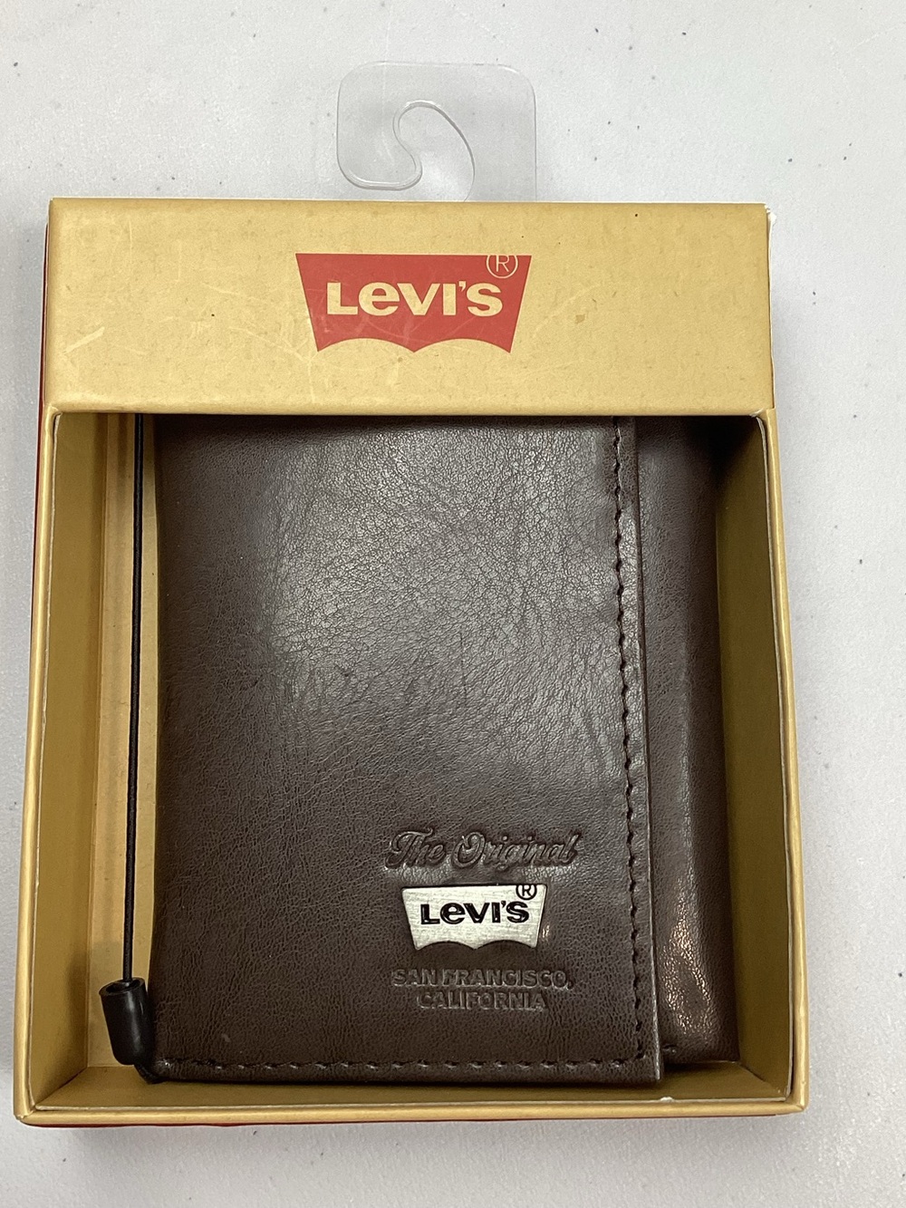 Levi’s Brown Leather Trifold Wallet RFID Protection NEW! Retail $36